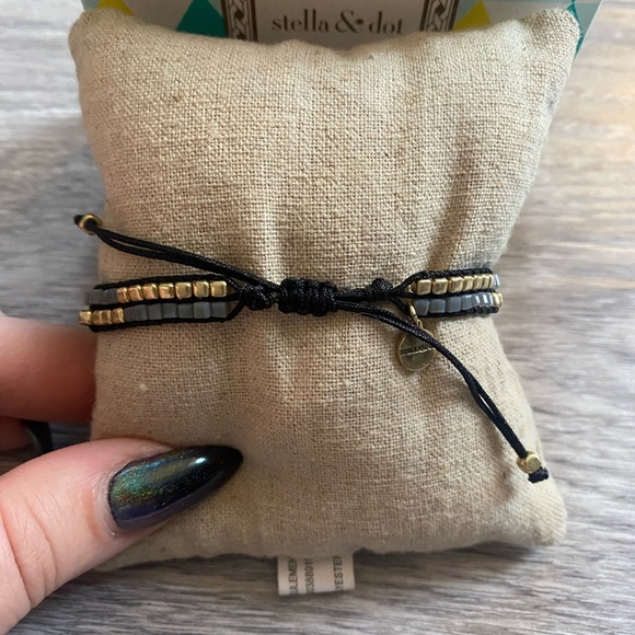 STELLA & DOT- Farren Pulley Bracelet (gold) - Picture 4 of 4